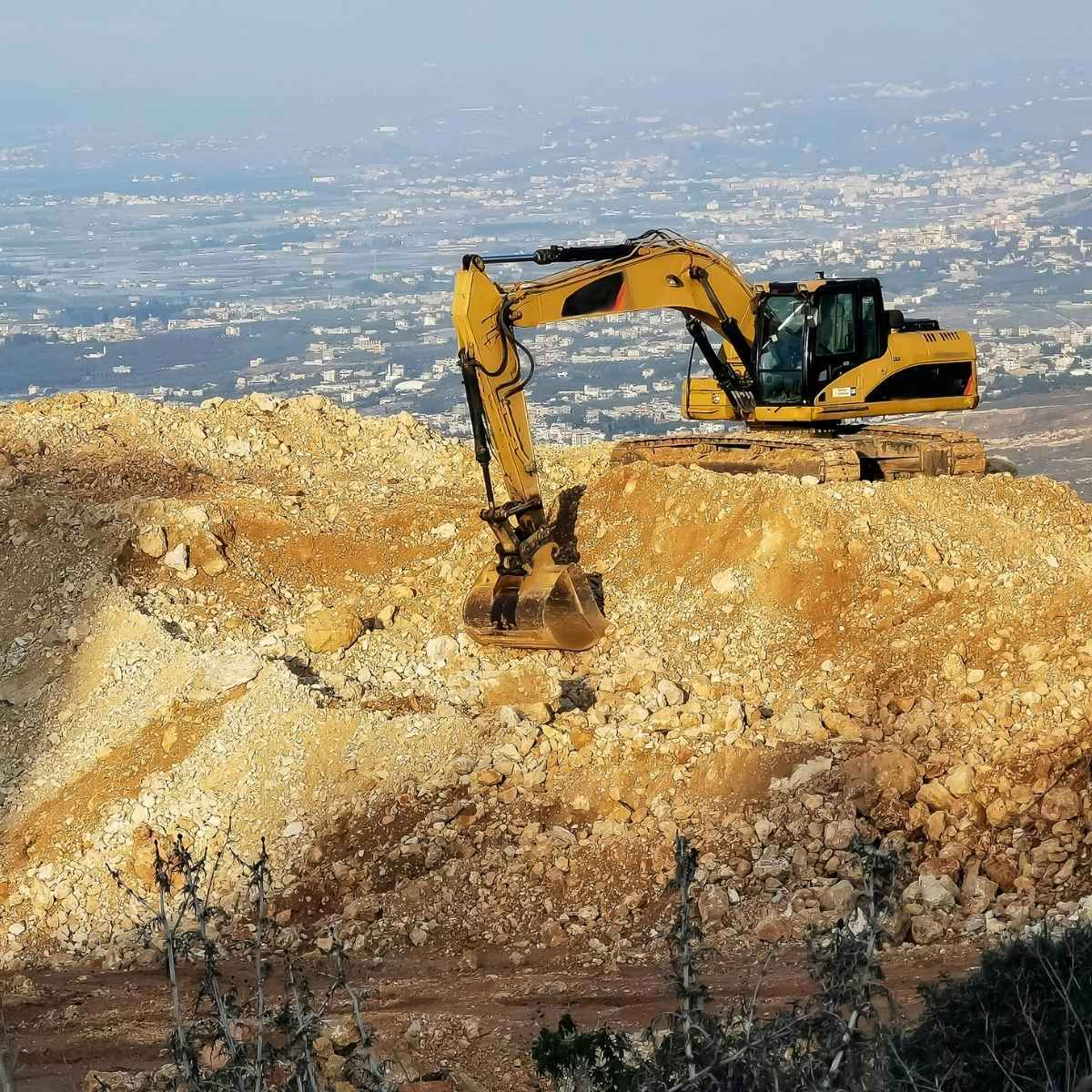 mining-earth-moving